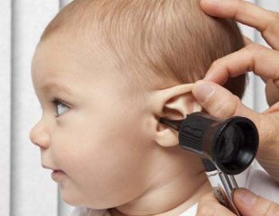 Cách chăm sóc và giúp trẻ em giảm đau tai phải tại nhà như thế nào?
