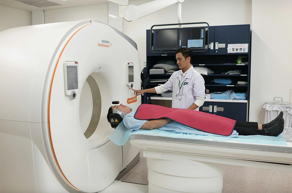 FV Hospital’s facilities meet international standards, ensuring a safe and comfortable environment for patients.