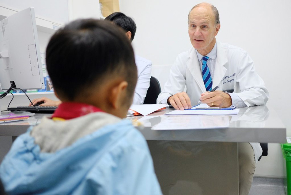 Professor McKay McKinnon, world-renowned reconstructive surgery expert