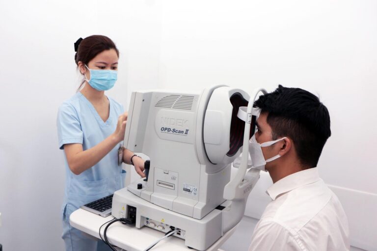 Cận bao nhiêu độ thì được mổ mắt? Những lưu ý quan trọng trước khi quyết định phẫu thuật