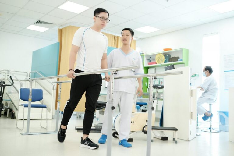 Nên điều trị chấn thương dây chằng bên đầu gối ở đâu?