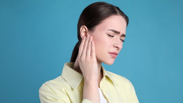 8 dấu hiệu viêm tai giữa ở người lớn cần cảnh giác