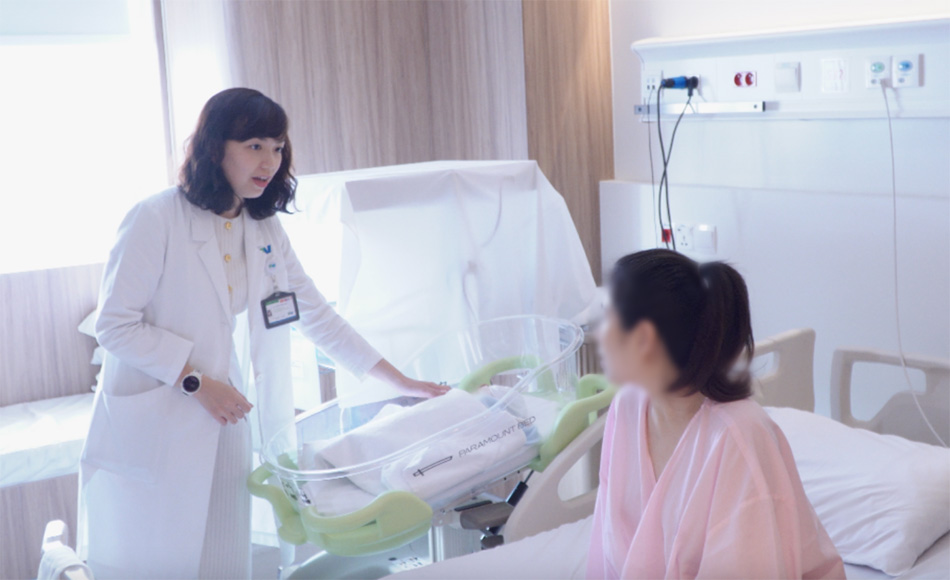 Dr Vo Thi Thanh Van provides postpartum care for both mother and baby.