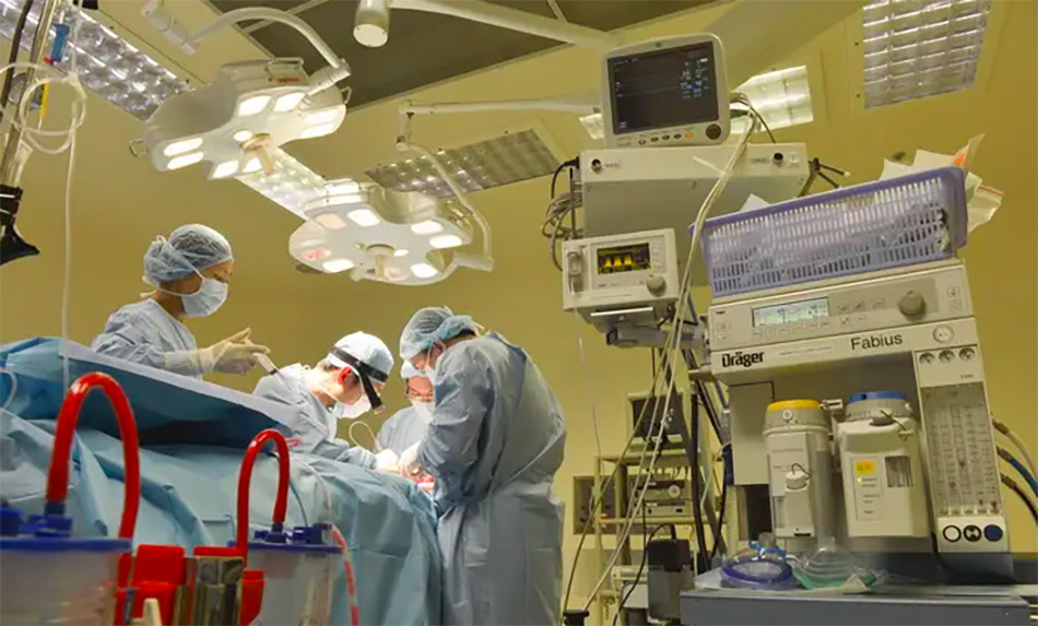 The surgery involved a multidisciplinary collaboration, significantly improving the patient’s likelihood of a successful outcome.