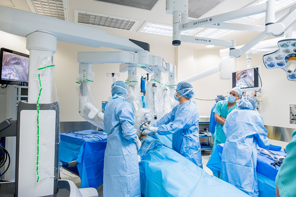 FV Hospital Invests Over $3 Million in Da Vinci Xi Robotic Surgery System