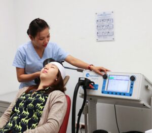 ỨNG DỤNG RTMS TRONG ĐIỀU TRỊ ĐAU CƠ XƠ HÓA – BỆNH GÂY ĐAU NHỨC KHÔNG RÕ NGUYÊN NHÂN